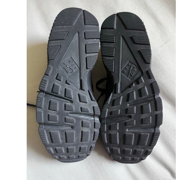 Nike Air Huarache Black Running Shoes Men\'s Size 11 main image 2